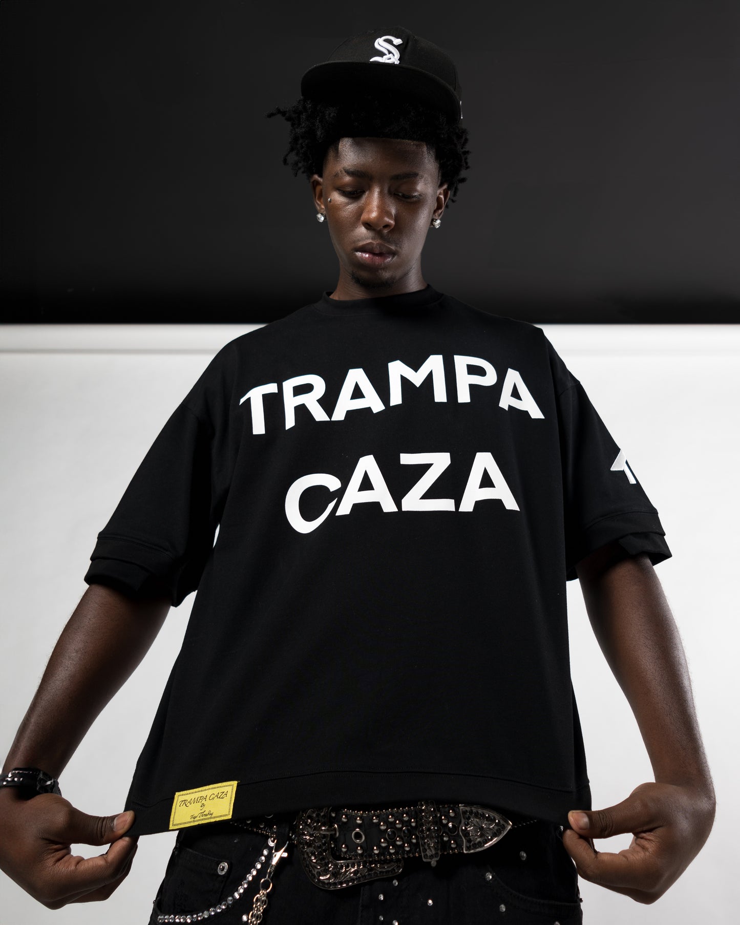 "Black Trampa Caza Tee"
