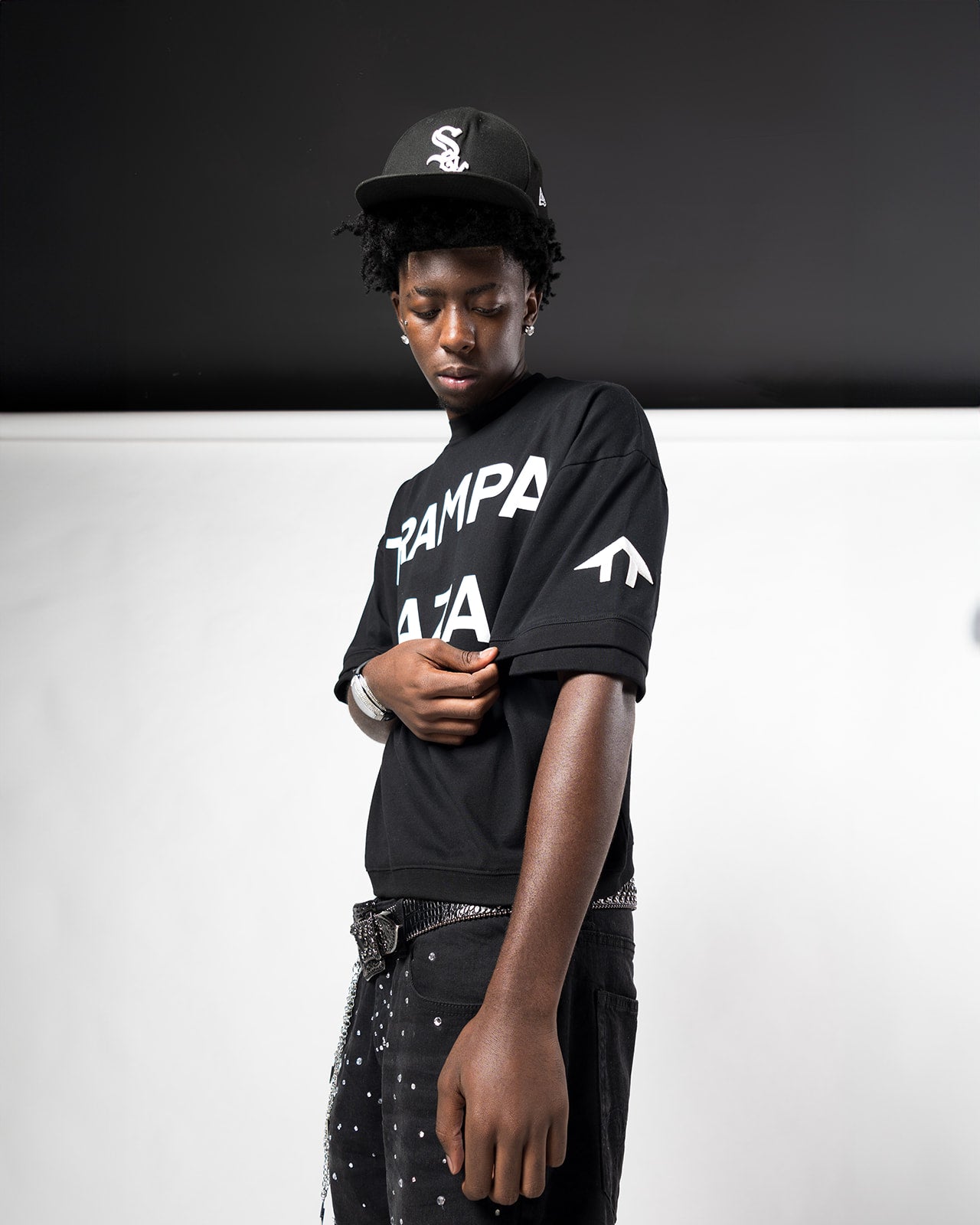 "Black Trampa Caza Tee"