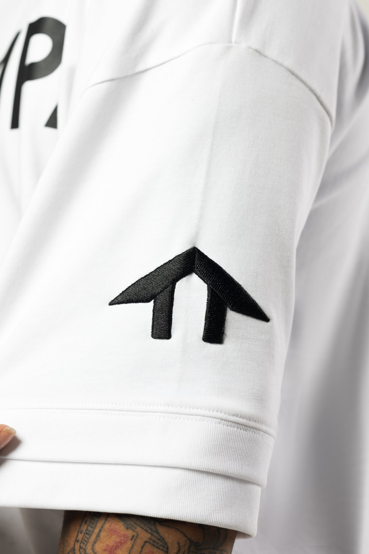 "White Trampa Caza Tee"